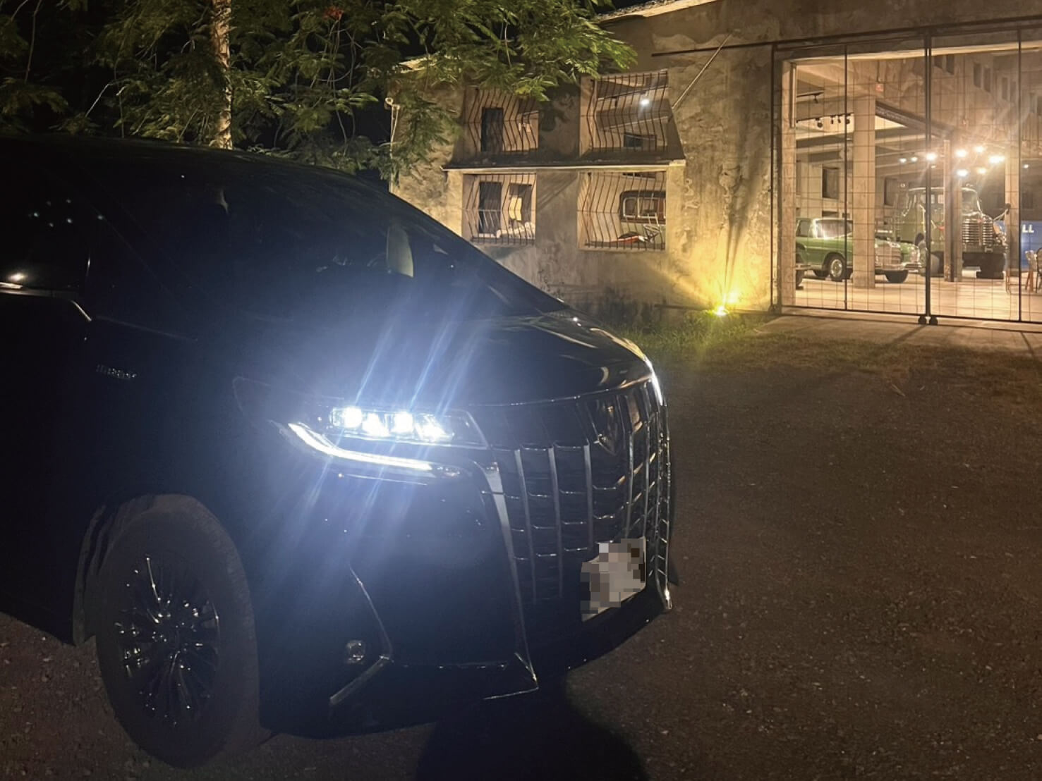 【墾丁阿法包車賞星旅遊】香港貴賓指定時客包車，尊榮高端之旅的第2張圖片